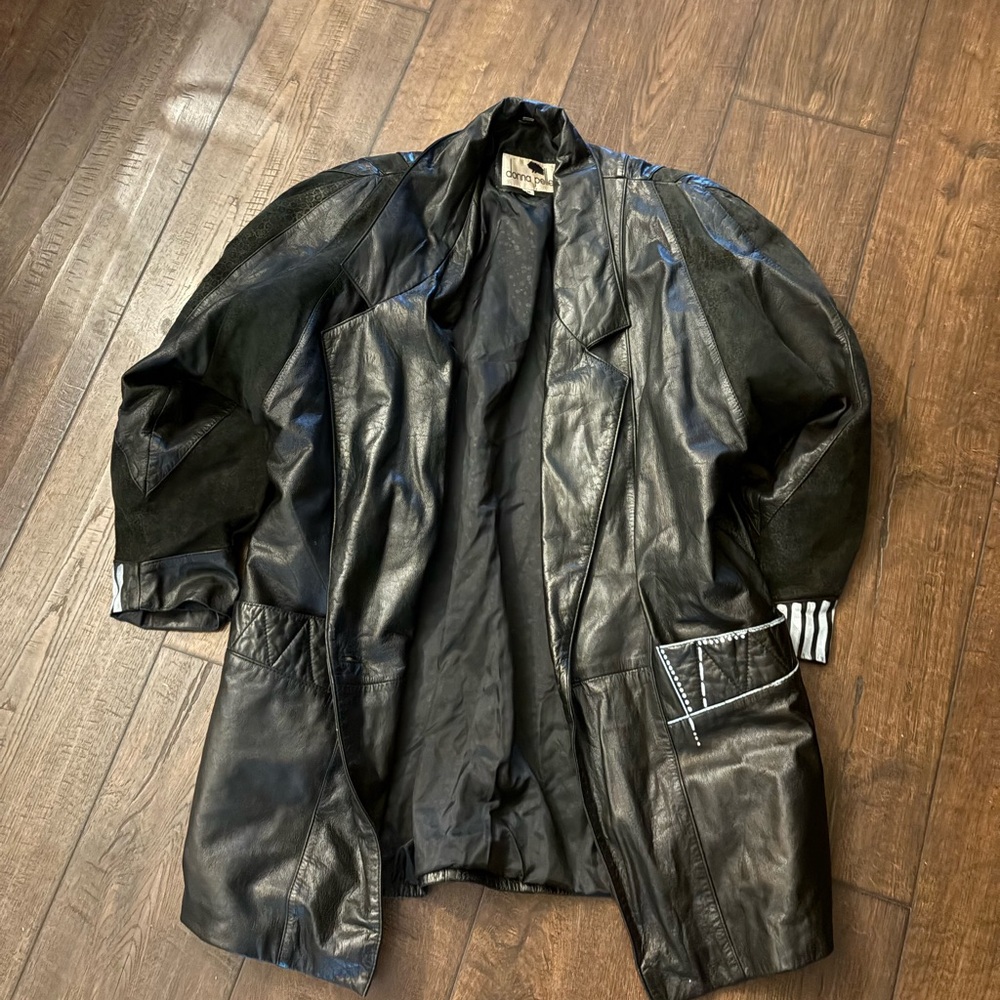 VINTAGE Donna Pelle Black Leather Bomber Jacket